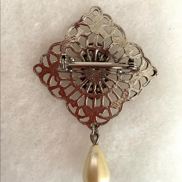 Vintage large silver filigree brooch with drop pearl - Picture 2 of 2